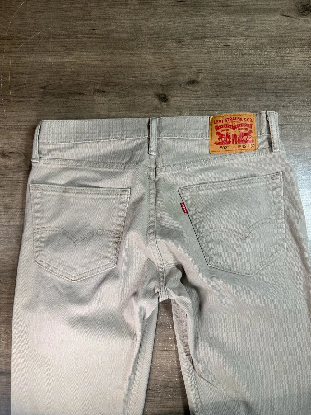 Levi’s 502 Men’s Jeans W32 L32 Beige Khaki Regular Taper 5 Pocket Pants